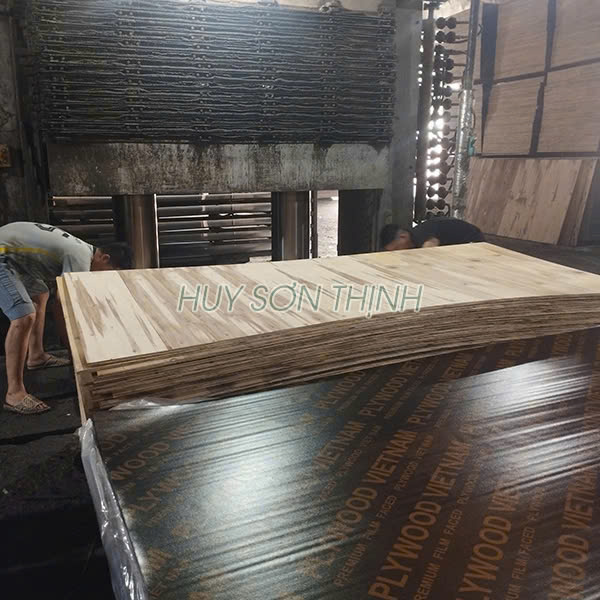 Ván ép phủ phim mặt nhẵn dễ tháo cốp pha